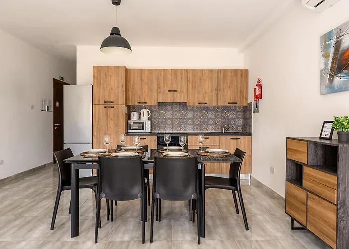 F11 Room 3, Private Room Two Single Beds Shared Bathroom In Shared Flat